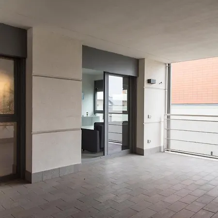 Big Terrace Near Linate Daire *