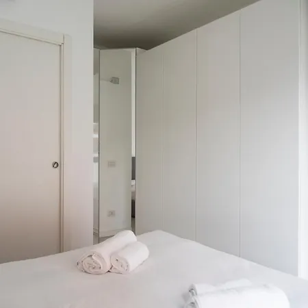 Daire Big Terrace Near Linate Milano